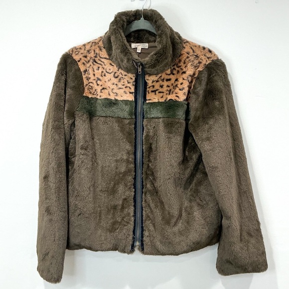 Mystree Sweaters - NWOT Mystree Women’s Long Sleeve Faux Fur Animal Print Jacket